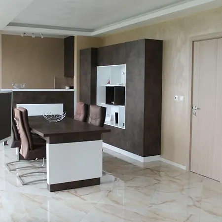 Izgrev Apartament *